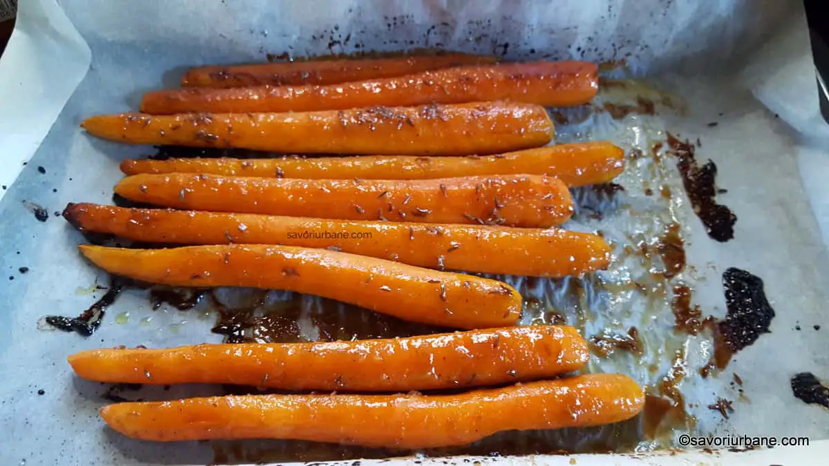 preparare morcovi glazurati cu miere mustar balsamico si chimen la cuptor (3)