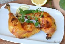 Pui cu salvie, lămâie și usturoi la cuptor – pulpe de pui rumene și aromate Pui cu salvie, lămâie și usturoi la cuptor - pulpe de pui rumene și aromate reteta savori urbane