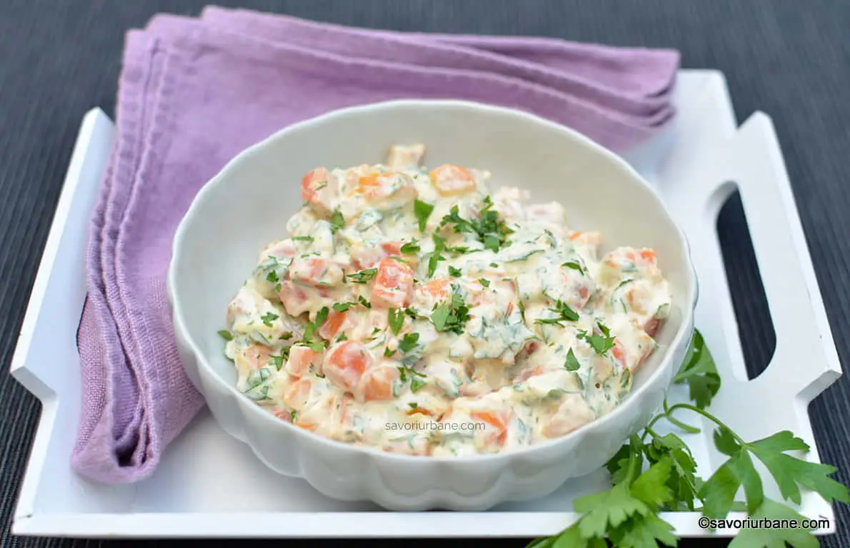 reteta salata de morcovi cu usturoi patrunjel verde iaurt grecesc maioneza
