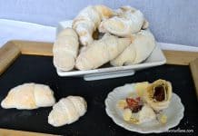 Cornulețe cu cremă de ciocolată sau Nutella – foarte fragede și gustoase Cornulețe cu cremă de ciocolată sau Nutella - foarte fragede și gustoase savori urbane