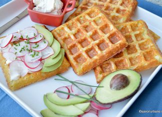 Vafe cu avocado și cașcaval rețeta de gofre sărate cu brânză Vafe cu avocado și cașcaval rețeta de gofre sărate cu brânză de vaci savori urbane