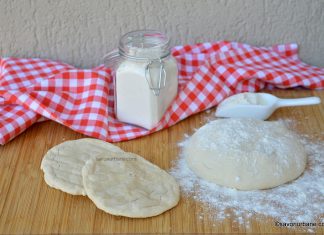 Aluățele sau turtițe uscate din aluat cu drojdie (plămădeală, maia uscată pentru pâine) Aluățele sau turtițe uscate din aluat cu drojdie (plămădeală, maia pentru pâine) reteta savori urbane