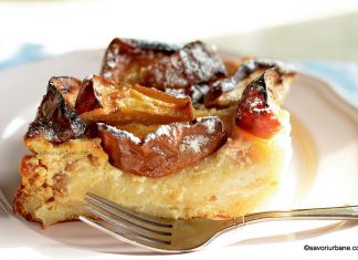 Budincă cu mere, brânză dulce de vaci și felii de pâine sau cozonac Budincă cu mere, brânză de vaci și felii de pâine sau cozonac reteta savori urbane