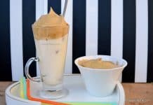 Cafea Dalgona – cum se face rețeta de Dalgona Coffee sau Café Frappé spumos cu ness Cafea Dalgona - cum se face rețeta de Café Frappé spumos sau Dalgona Coffee savori urbane