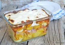 Cartofi cu bacon, ouă fierte și smântână la cuptor – cartofi gratinați Cartofi cu bacon, ouă fierte și smântână la cuptor - cartofi gratinați savori urbane