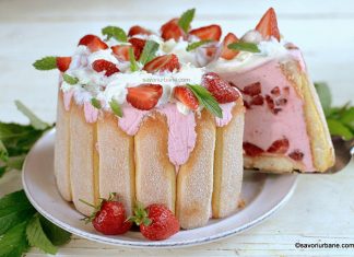 Șarlotă de căpșuni cu frișcă sau tort Diplomat cu căpșune și pișcoturi – fără coacere Șarlotă de căpșuni cu frișcă sau tort Diplomat cu căpșune și pișcoturi - fără coacere savori urbane new