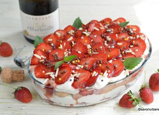 Tiramisu cu căpșuni și șampanie (fără ouă) Tiramisu cu căpșuni și șampanie fără ouă reteta savori urbane