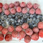 Cum se congelează căpșunile, zmeura sau alte fructe? Fructe la congelator sau ladă