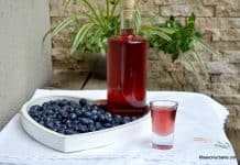 Afinată de casă rețeta de lichior de afine fin si aromat Afinată de casă rețeta de lichior de afine fin si aromat savori urbane 1