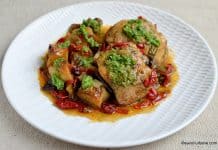 Pulpe dezosate la cuptor cu cartofi, usturoi și alte legume Pulpe dezosate la cuptor cu cartofi, usturoi și alte legume reteta savori urbane