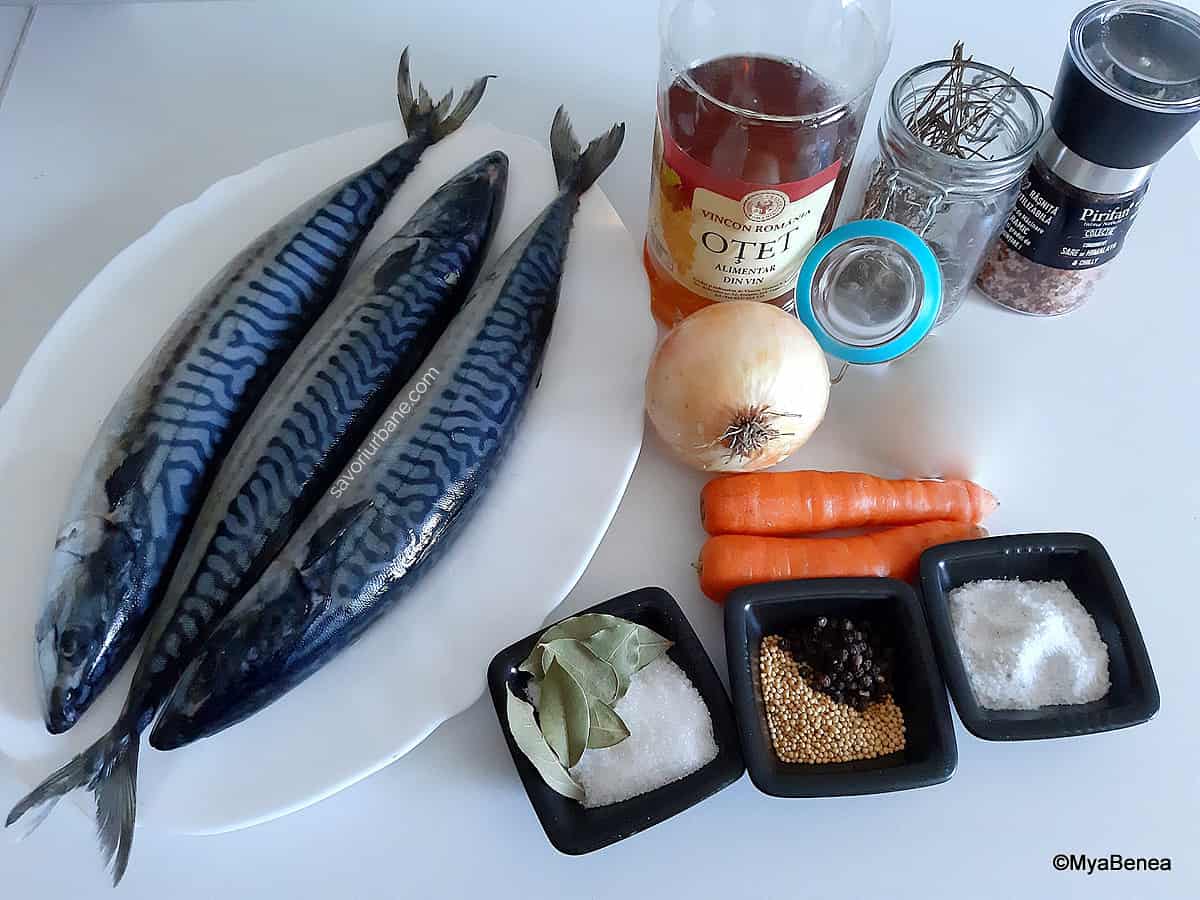 ingrediente peste marinat macrou hering scrumbie cu ceapa otet morcovi