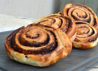 Melcișori cu cremă de cacao rețeta de spirale pufoase foietate umplute Melcișori cu cacao rețeta de spirale pufoase foietate savori urbane