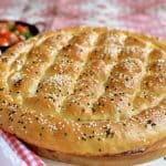 Pâine turcească – rețeta de turtă foarte pufoasă cu model cu romburi