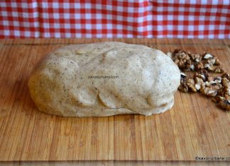 Aluat fraged cu nucă (alune sau migdale) pentru cornulețe sau fursecuri Aluat fraged cu nucă (alune sau migdale) pentru cornulețe sau fursecuri savori urbane