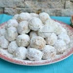 Bulgărași cu nucă și fructe confiate – rețeta de fursecuri simple și fragede