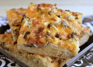 Plăcintă pufoasă cu ciuperci, cașcaval, smântână și usturoi – la cuptor cea mai buna placinta cu ciuperci la cuptor