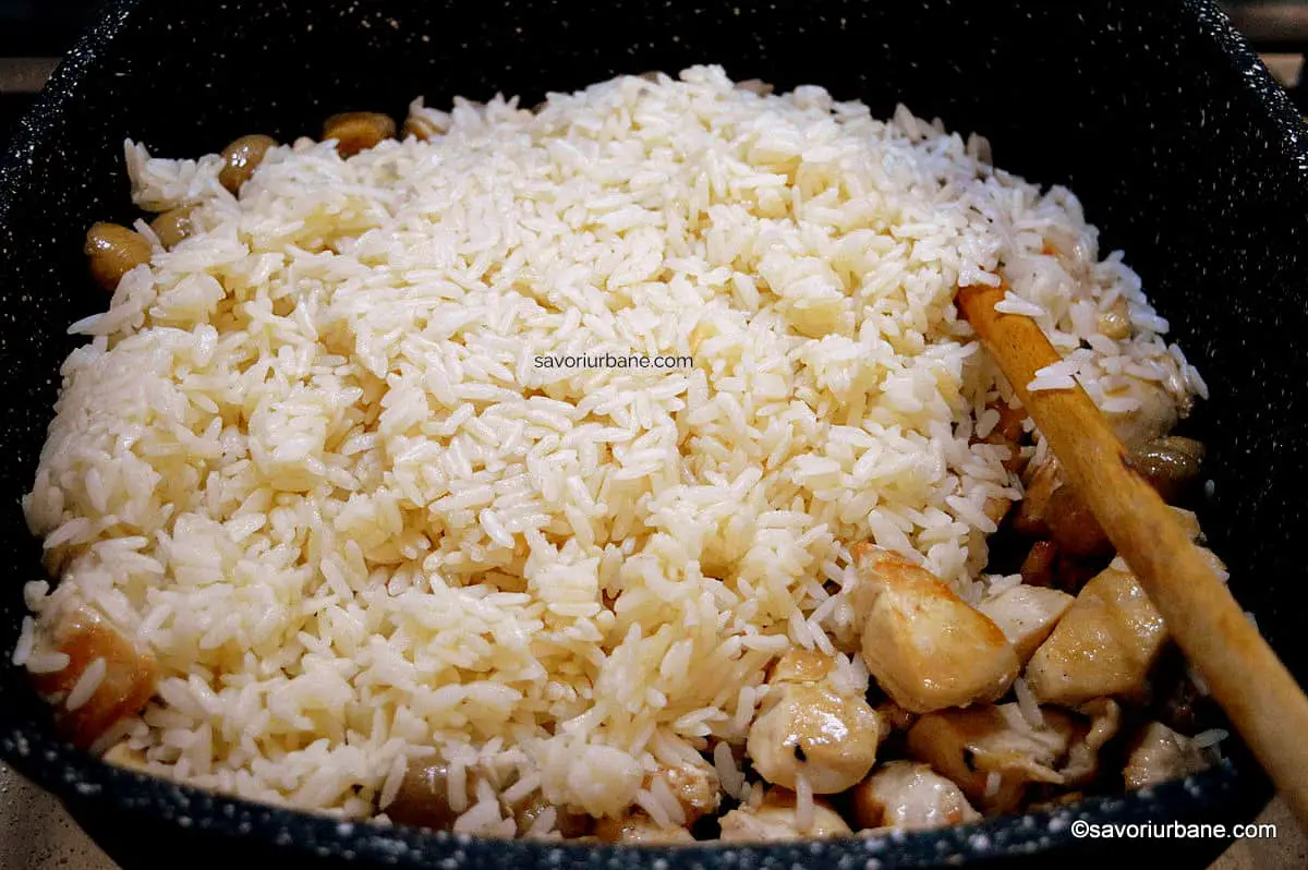 preparare pui cu orez si ciuperci