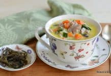 Ciorbă de miel acrită cu măcriș, tarhon sau leuștean – rețeta ardelenească (VIDEO) Ciorbă de miel cu măcriș, tarhon și leuștean - rețeta ardelenească savori urbane