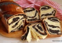 Cozonac cu mac – foarte pufos și cu multă umplutură cremoasă Cozonac cu mac - foarte pufos și cu multă umplutură cremoasă reteta savori urbane