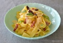 Paste simple cu bacon, usturoi și parmezan – rețeta rapidă Paste simple cu bacon, usturoi și parmezan - rețeta rapidă