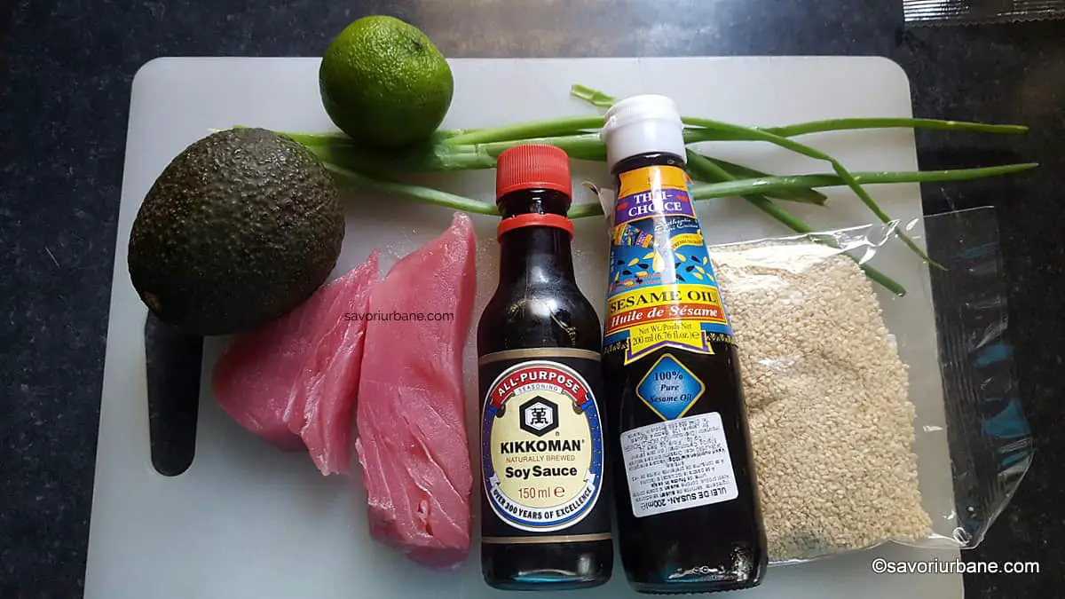 ingrediente tuna tartar sau tartar din ton rosu cu soy sauce lime si avocado