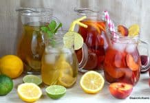 Ice tea de casă în 2 rețete: ceai negru cu piersici sau ceai verde cu lămâie și limetă Ice tea de casă în 2 rețete ceai negru cu piersici sau ceai verde cu lămâie și limetă savori urbane