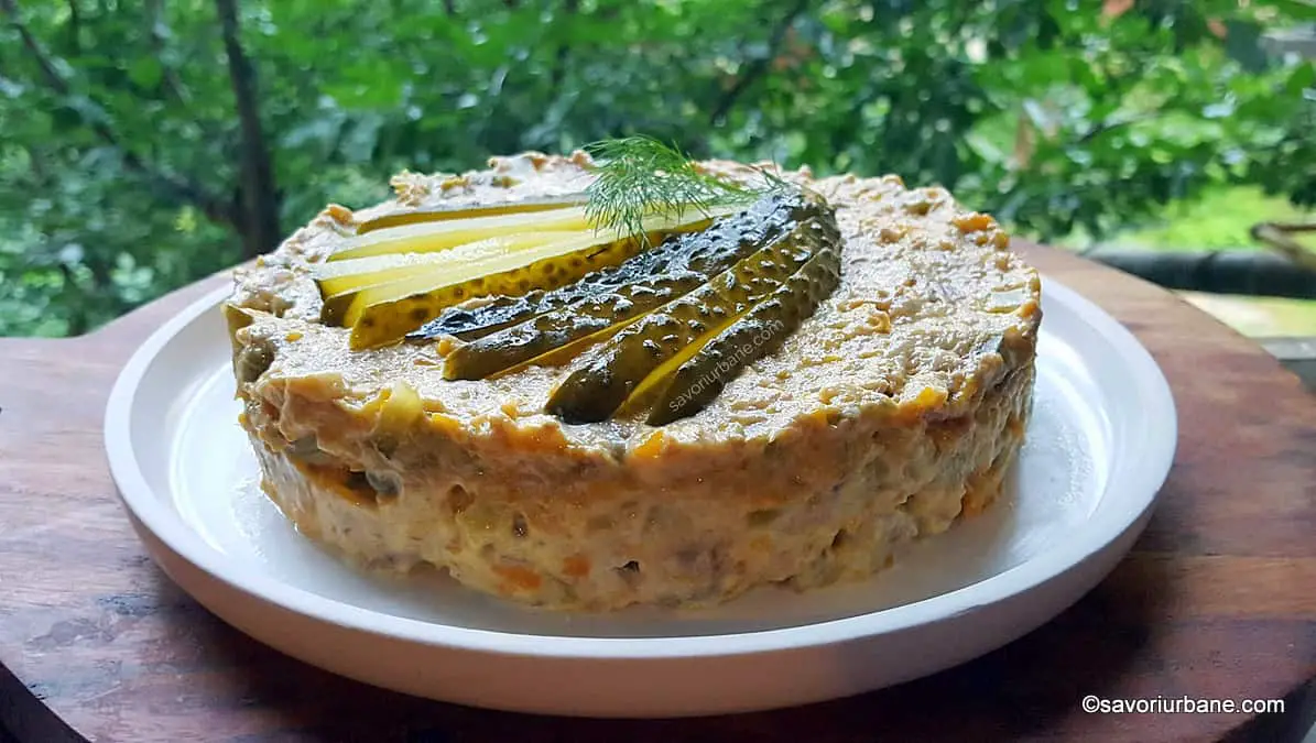 Salata de boeuf dietetică cu maioneză cremoasă fără ulei cu iaurt grecesc reteta savori