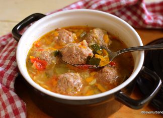 Ciorbă cu perișoare de pui și dovlecei – rețeta dietetică reteta ciorba cu perisoare din pui curcan pasare si dovlecel