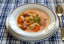 Ciorbă de fasole lată galbenă sau verde (păstăi, teci) Ciorbă de fasole lată galbenă sau verde (păstăi, teci) reteta savori urbane