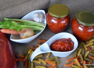 Sos pentru paste cu legume și roșii – la borcan, pentru iarnă – salsa napoletana Sos pentru paste cu legume și roșii - la borcan, pentru iarnă reteta savori urbane