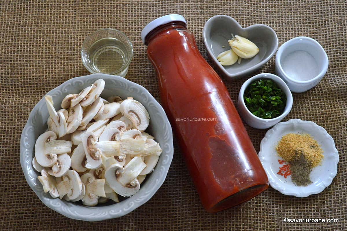 ingrediente sos de ciuperci cu rosii si si usturoii pentru paste