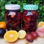 Fructe la borcan în vin roșu cu rom pentru iarnă – rețeta de punci (punsch) cu prune, piersici, portocale