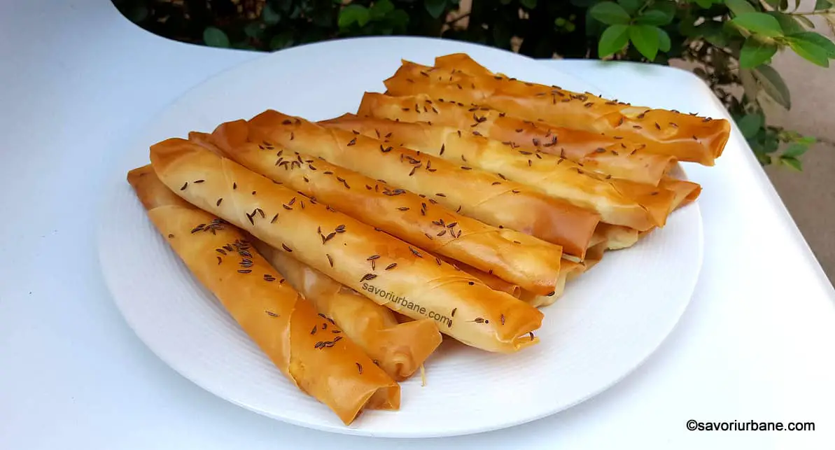 Țigarete cu brânză telemea și foi subțiri de plăcintă - rețeta de sigara börek savori urbane