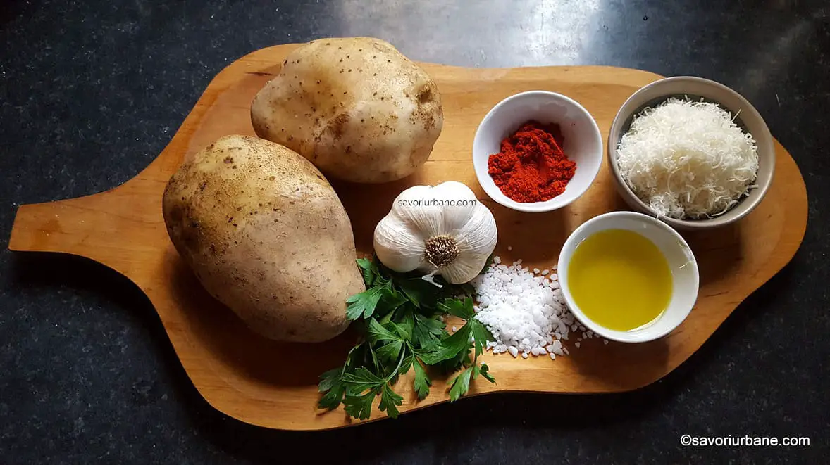 ingrediente pentru cartofi la airfryer cu usturoi caramelizat si parmezan patrunjel verde