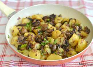 Cartofi cu ciuperci și ceapă la tigaie – rețeta de post sau garnitură Cartofi cu ciuperci și ceapă la tigaie - rețeta de post savori urbane