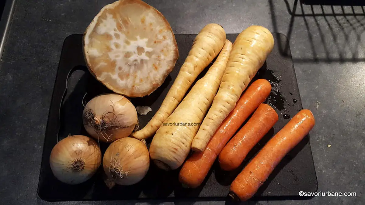 ingrediente legume radacinoase la cuptor morcovi pastarnac ceapa telina patrunjel