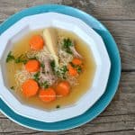 Supă de curcan cu fidea sau găluște de griș – rețeta de supă limpede