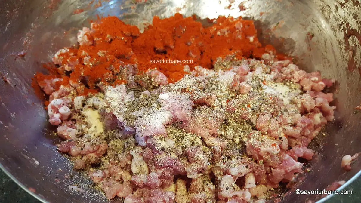 condimente carnati ardelenesti naturali de casa boia chimen usturoi paprika sare (1)