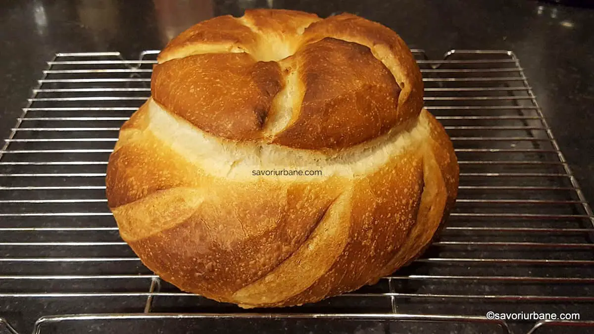 cum se face paine cu etaj suprapus cottage loaf reteta paine ozn ufo bread hopa mitică