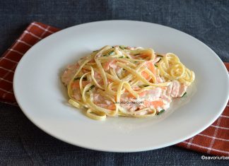 Paste cu somon afumat și sos cremos de smântână Paste cu somon afumat și sos cremos de smântână rețeta savori urbane