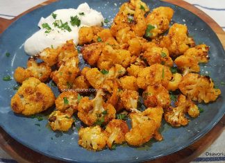 Popcorn de conopidă cu usturoi și parmezan – la cuptor Popcorn de conopidă cu usturoi și parmezan - la cuptor savori urbane
