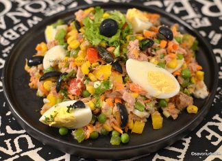 Salată California cu ton, legume și ouă fierte Salată California cu ton, legume și ouă fierte mazare porumb ardei reteta savori urbane