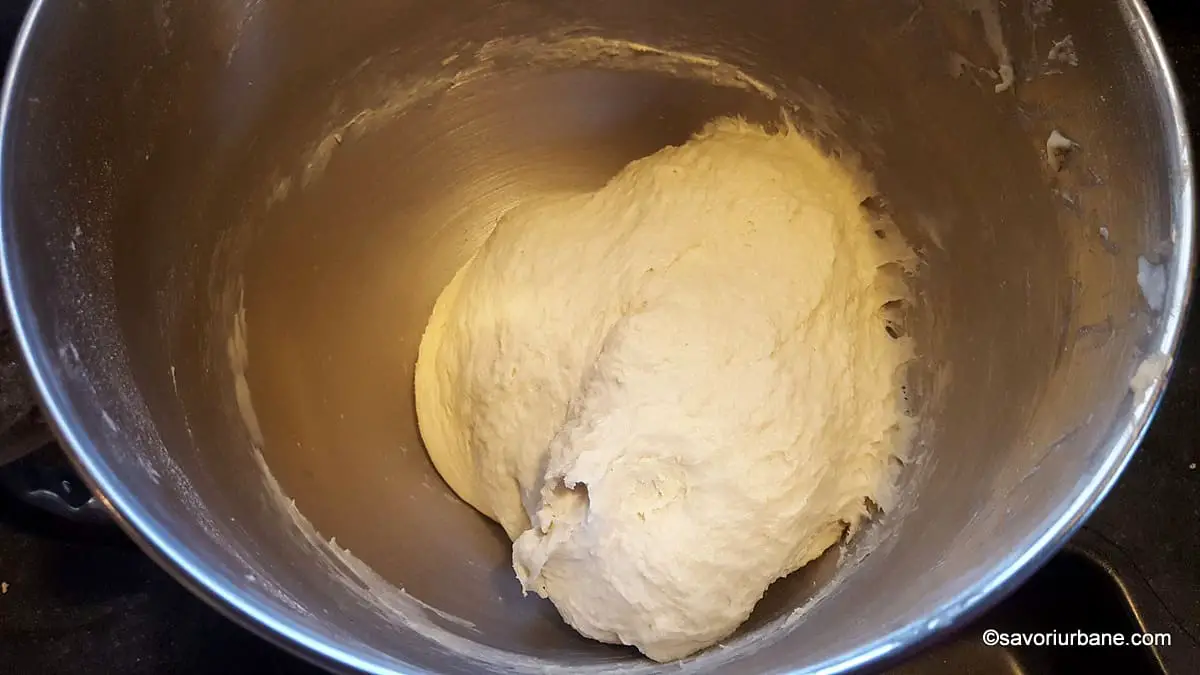 aluat de paine cu lapte batut preparare