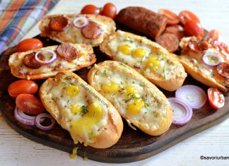 Chifle umplute cu brânză, afumătură și ouă de prepeliță – gratinate la cuptor Chifle umplute cu brânză, afumătură și ouă de prepeliță - gratinate la cuptor reteta savori urbane