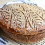 Pâine neagră de casă – rețeta de pâine cu făină de secară, făină neagră și semințe