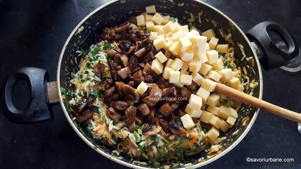 preparare orez cu ciuperci si cascaval la cuptor sau drob vegetarian (1)