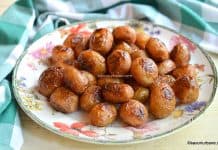 Cartofi noi rumeniți în untură – rețeta de cartofi prăjiți la cuptor Cartofi noi rumeniți în untură - rețeta de cartofi prăjiți la cuptor savori urbane
