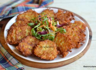 Latkes – rețeta de tocinei sau chifteluțe evreiești din cartofi rași Latkes - rețeta de tocinei evreiești din cartofi rași savori urbane