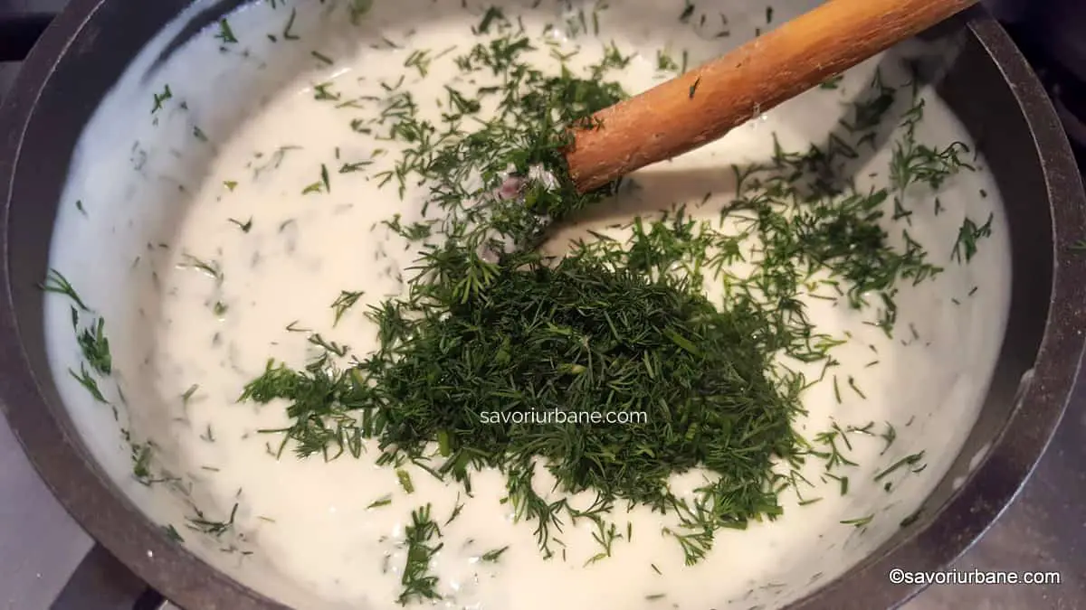 preparare sos cu marar verde smantana lapte unt faina bechamel (1)