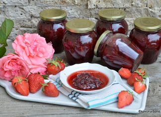 Dulceață de căpșuni cu petale de trandafir și lămâie Dulceață de căpșuni cu petale de trandafir și lămâie reteta savori urbane